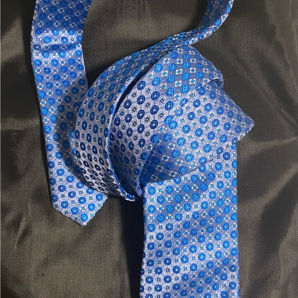 Hugo Boss tie - Picture 2 of 5